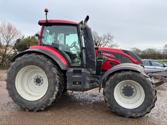 Tracteur agricole Valtra T174eA