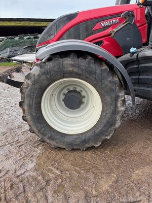 Tracteur agricole Valtra T174eA