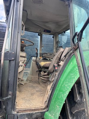 Tracteur agricole John Deere 6230