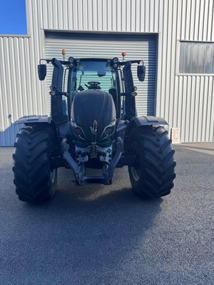 Tracteur agricole Valtra T 144 ACTIVE