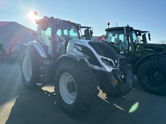 Tracteur agricole Valtra T215D - 2