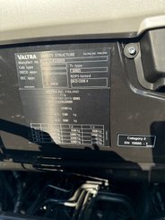 Tracteur agricole Valtra T215D - 4
