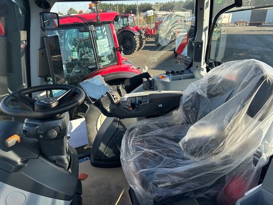Tracteur agricole Valtra Q245
