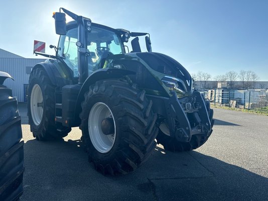 Tracteur agricole Valtra Q245