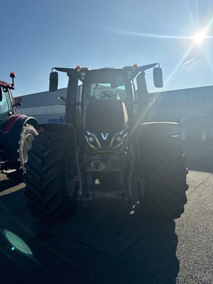 Tracteur agricole Valtra Q245