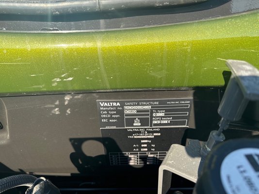 Tracteur agricole Valtra Q245